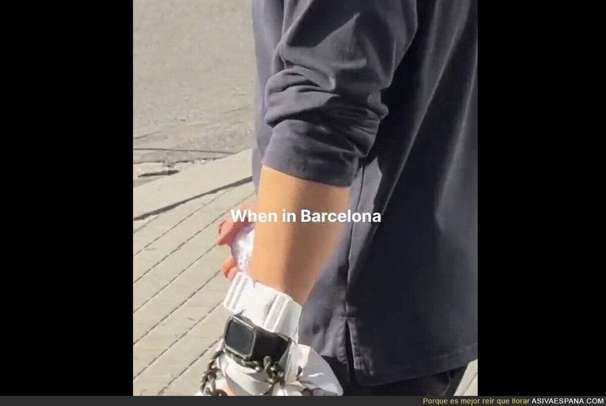Los turistas de Barcelona han decidido atarse el móvil con una cuerda