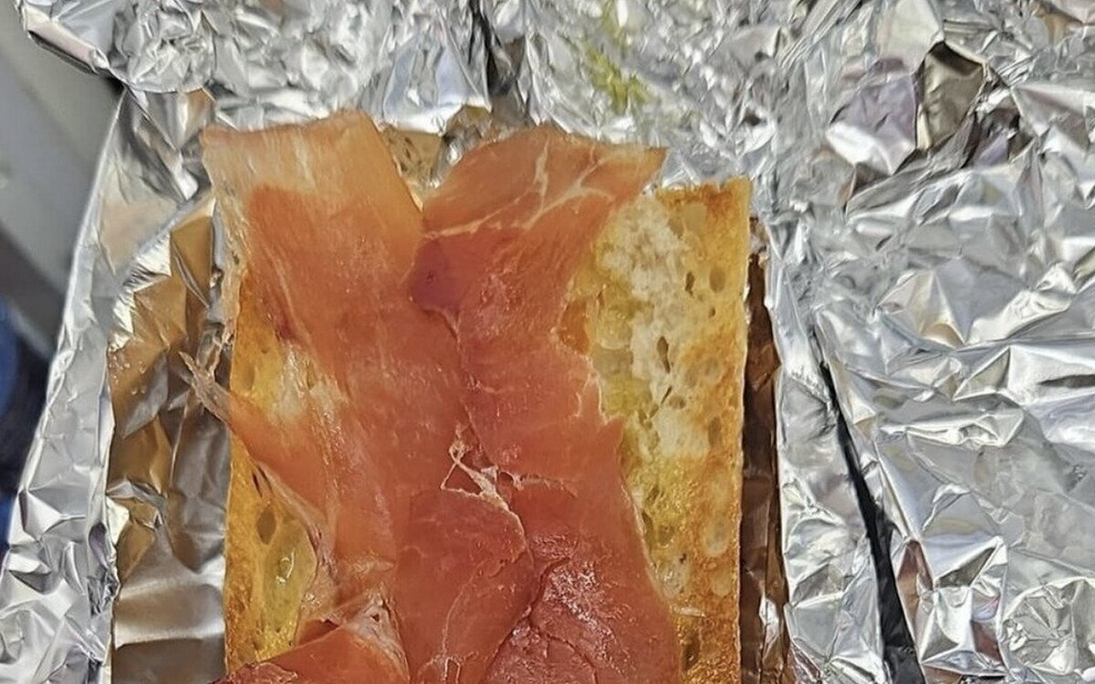 La barbaridad de precio para dos tostadas con un poco de jamón