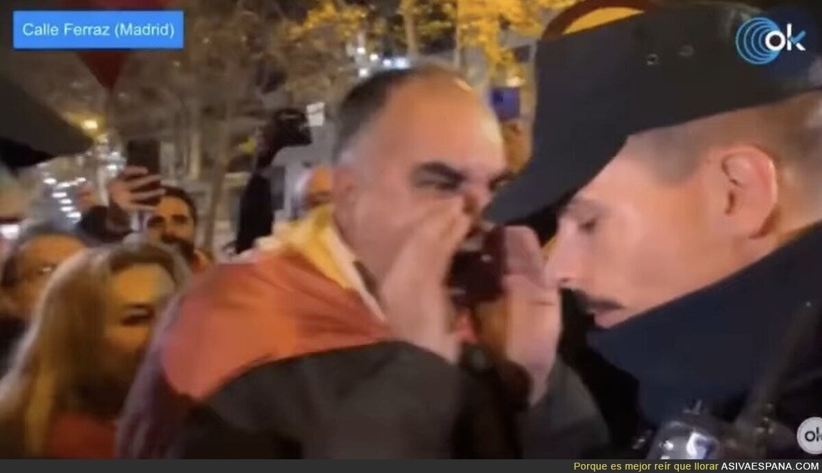 El tremendo grito de esete manifestante a un Policía en Ferraz