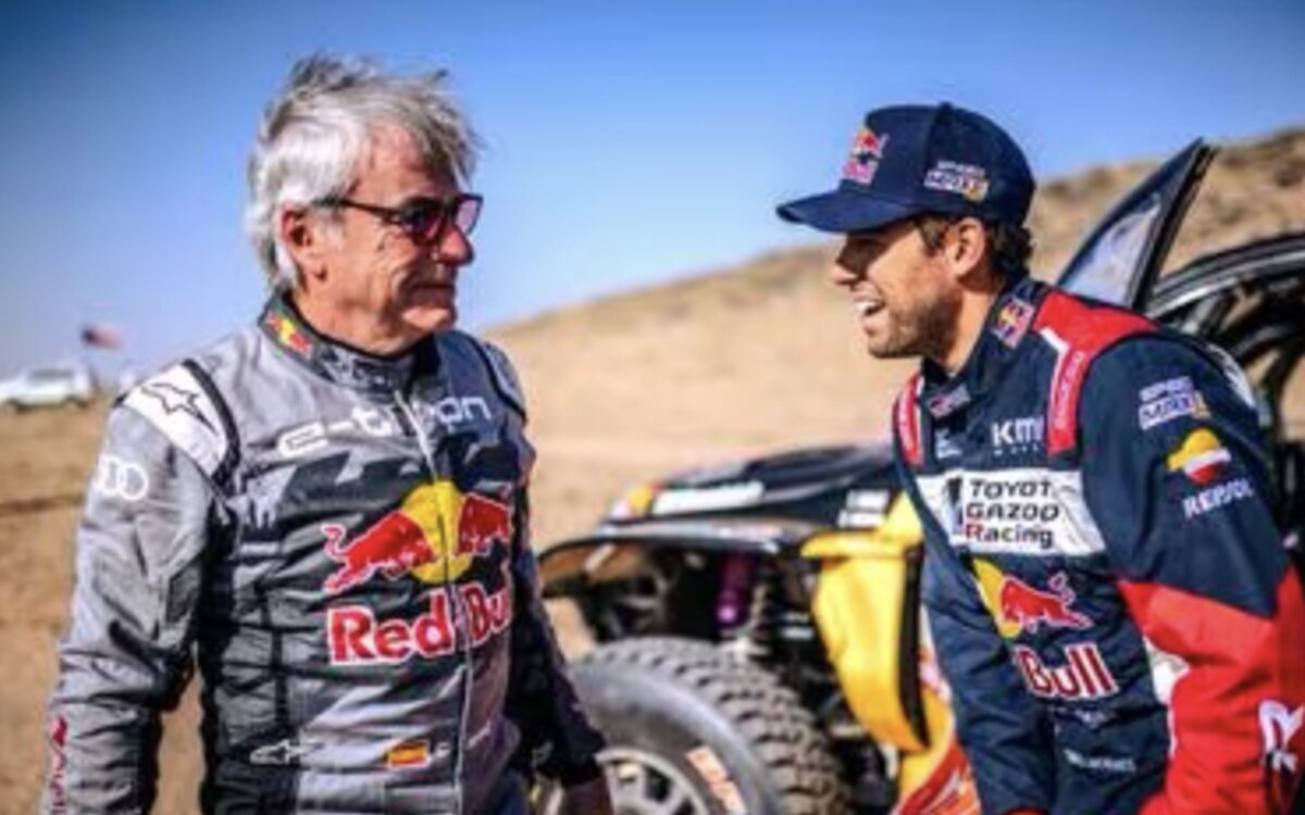 Pillan a Carlos Sainz insultando así a Pedro Sánchez antes de comenzar el Dakar