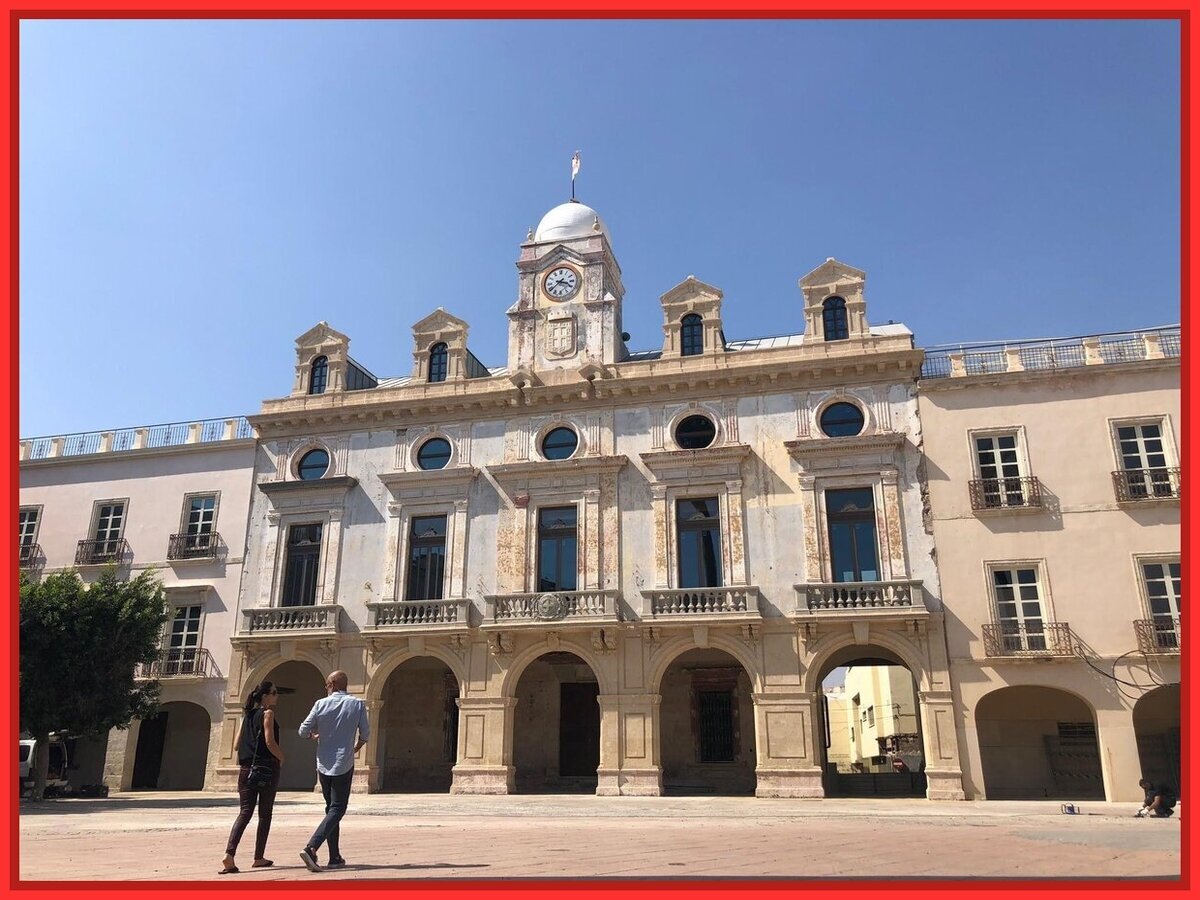 El polémico anuncio con un menor del Ayuntamiento de Almería