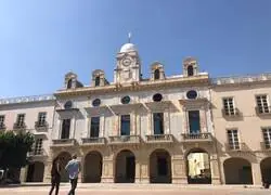 El polémico anuncio con un menor del Ayuntamiento de Almería