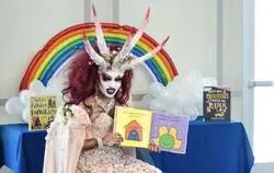 El Ayuntamiento de Alcorcón y el acto “Orgullo en familia: Drag Story Hours para niños de 3 a 11 años