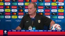 Un valiente el maestro Bielsa sobre el periodismo y los intereses