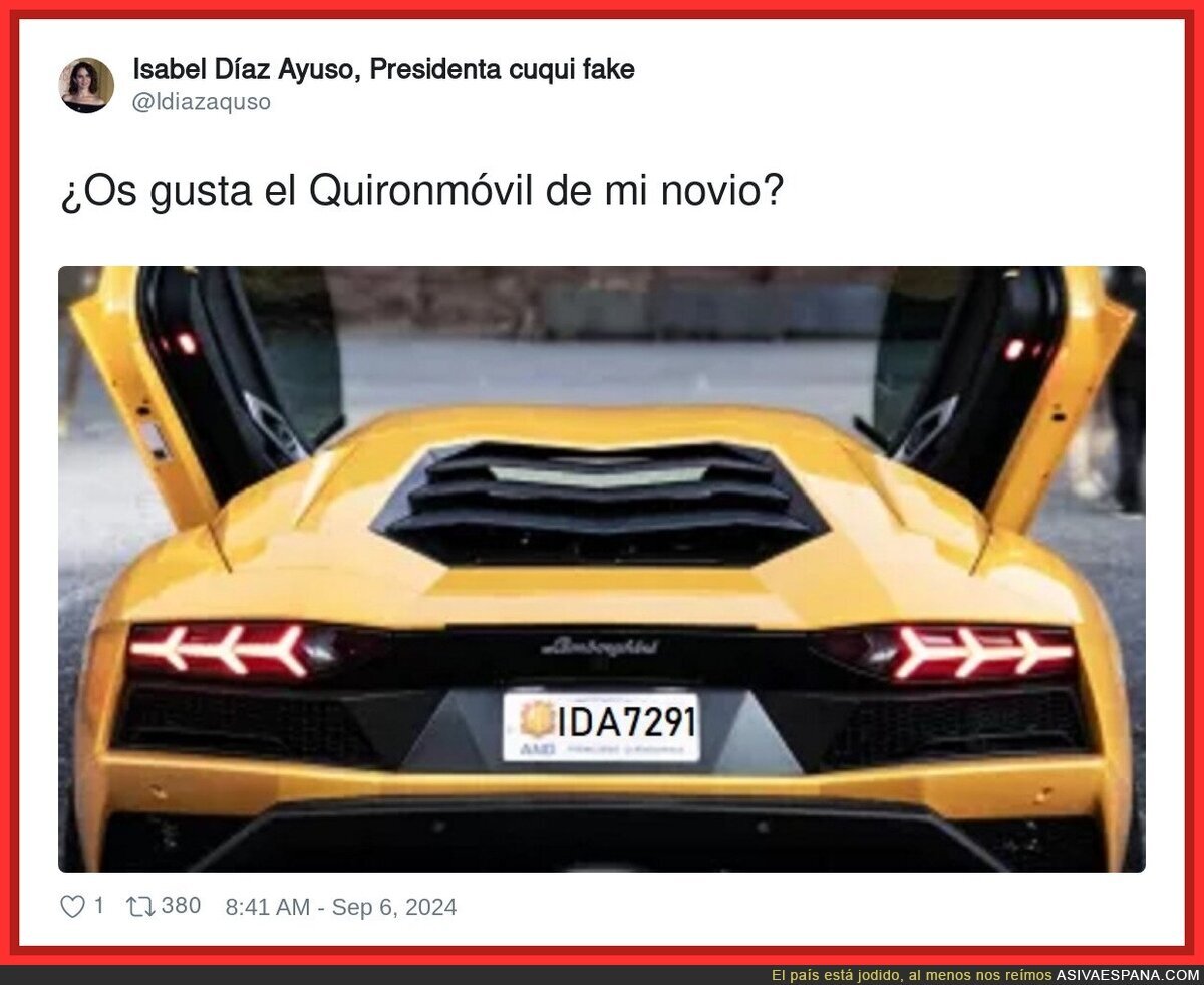 El coche de Ayuso y su noviete