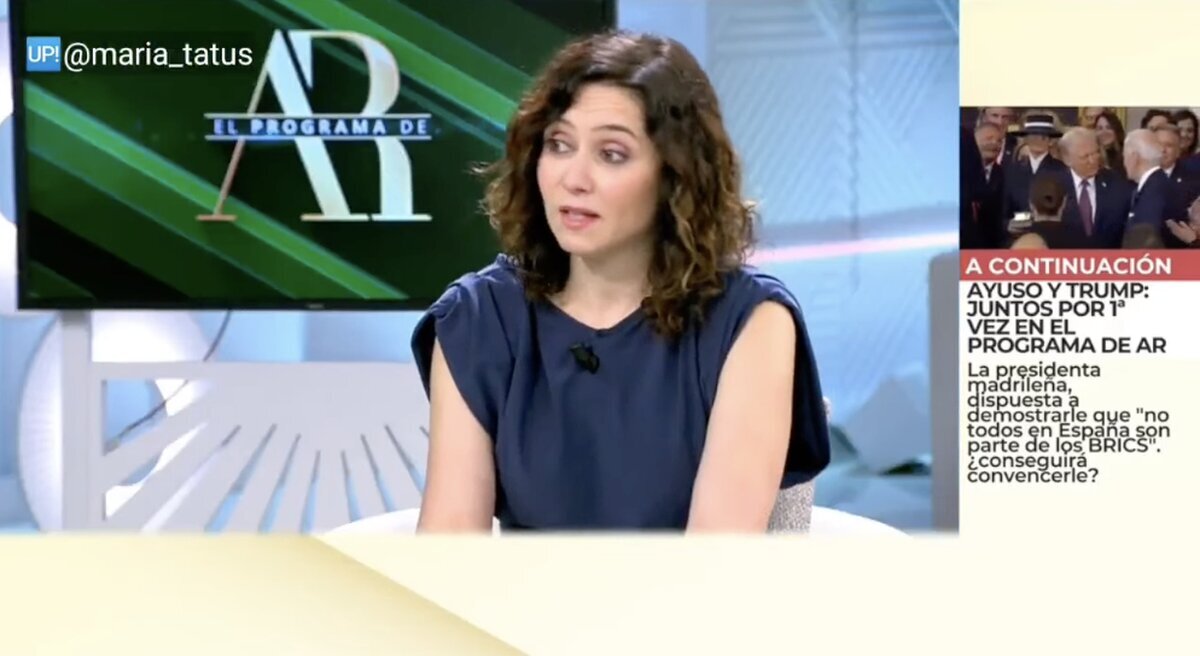 Isabel Díaz Ayuso se monta una película sobre que Pedro Sánchez ha borrado sus mensajes de Whatsapp