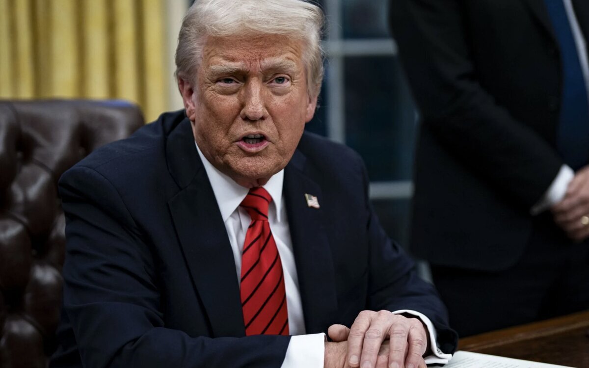 Estados Unidos vuelve a las pajitas de plástico con esta firma de Trump