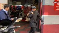 Monedero agrede a Vito Quiles en plena calle al preguntarle por las denuncias por acoso sexual que ha recibido