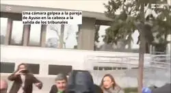 El novio de Ayuso no ha sido agredido como dice la presidenta. Un c&aacute;mara, haciendo su trabajo, estaba grab&aacute;ndole, andando hacia atr&aacute;s, cuando se choca con una farola