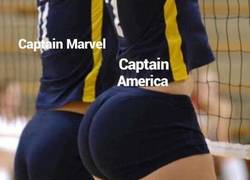Enlace a Capitana marvel vs capitan america
