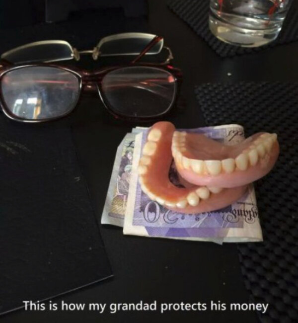 Meme_otros - Así protege mi abuela su dinero