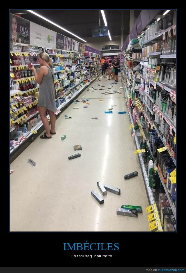 supermercado,pasillo,desastre