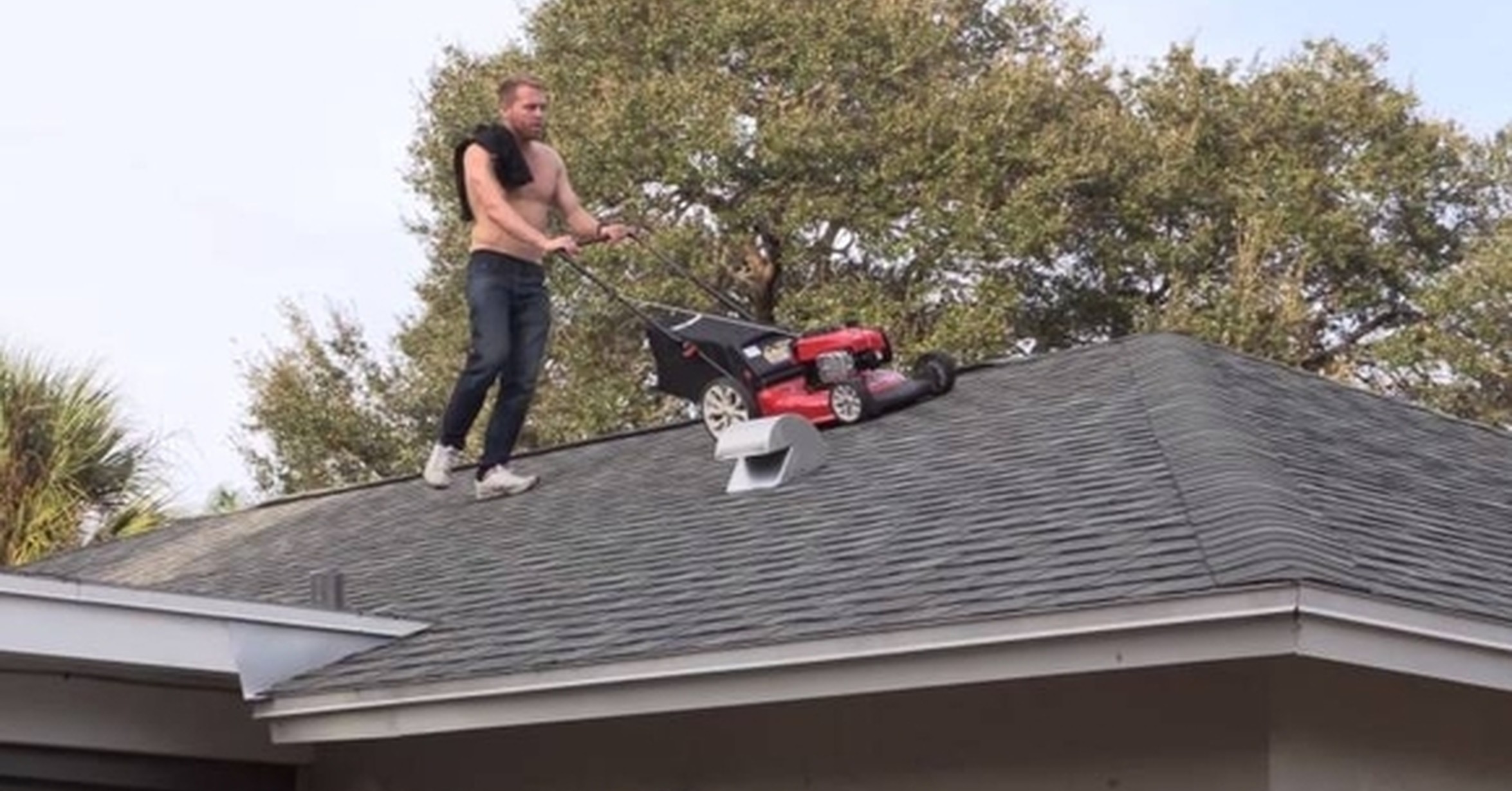 Nice assfuck on the roof