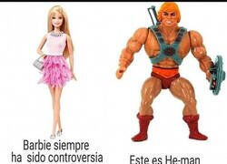 Enlace a Barbie VS He-Man