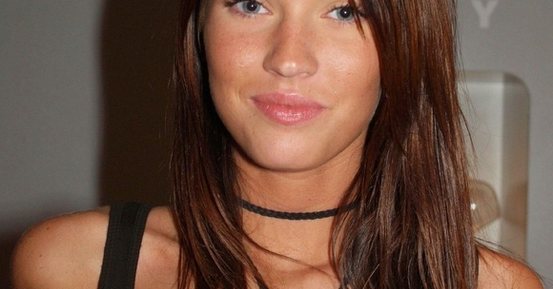 Меган фокс 2010. Megan fun. Меган фокс неудачные фото. Меган фокс 2010. Меган фокс фейс.