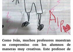 Enlace a Este profesor rindió homenaje a una de sus alumnas con un disfraz de un dibujo que ella había hecho