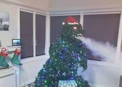 Enlace a Godzilla navideño