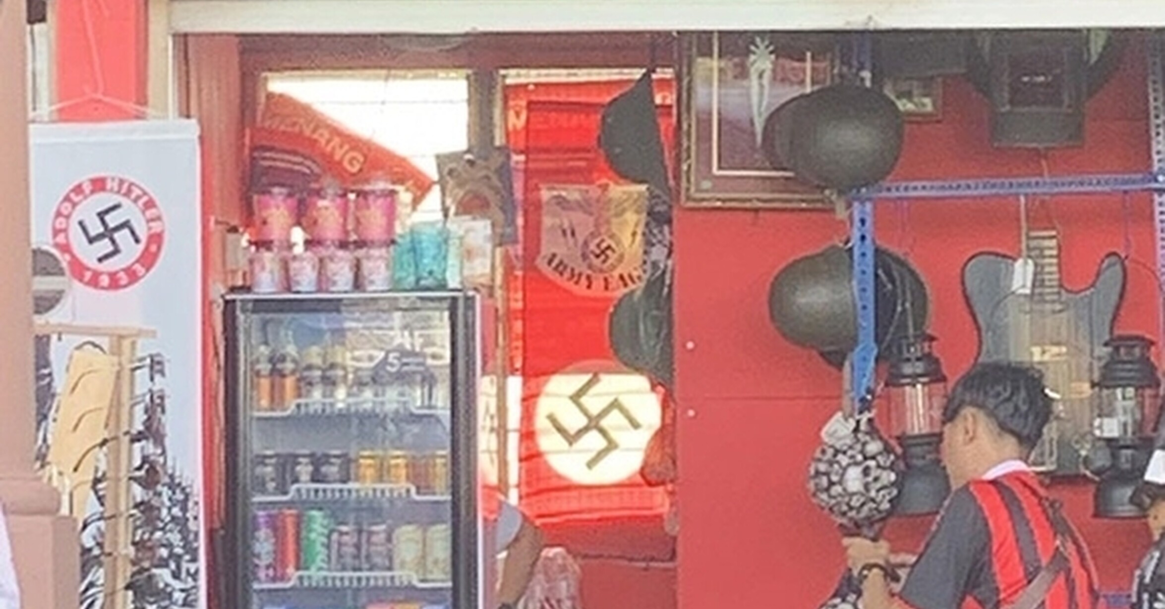 ¡Cuánta razón! / Mientras tanto, en Malasia...