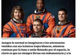 Enlace a Este es el motivo por el que el traje de los astronautas durante el despegue es naranja