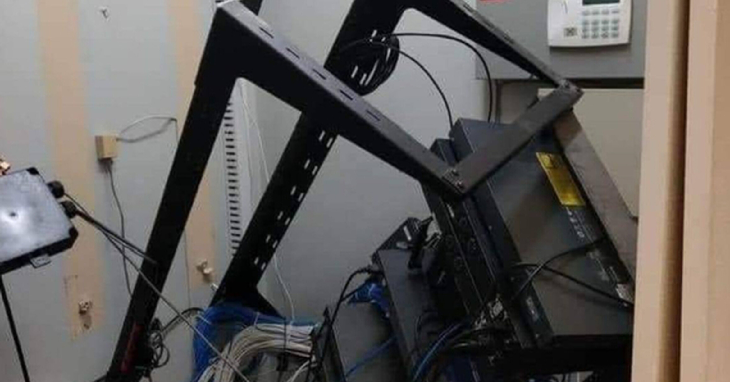 ¡Cuánta razón! / Se cayó el servidor