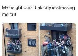 Enlace a El balcón del vecino