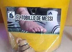 Enlace a El llavero del tobillo de Messi es un hit en Argentina