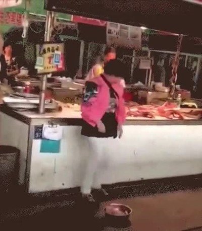 Hay gente que tiene un problema grave con los puestos de comida comida,gente,grave,problema,puestos