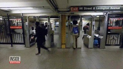 Enlace a Un buen método para evitar que la gente se cuele en el metro