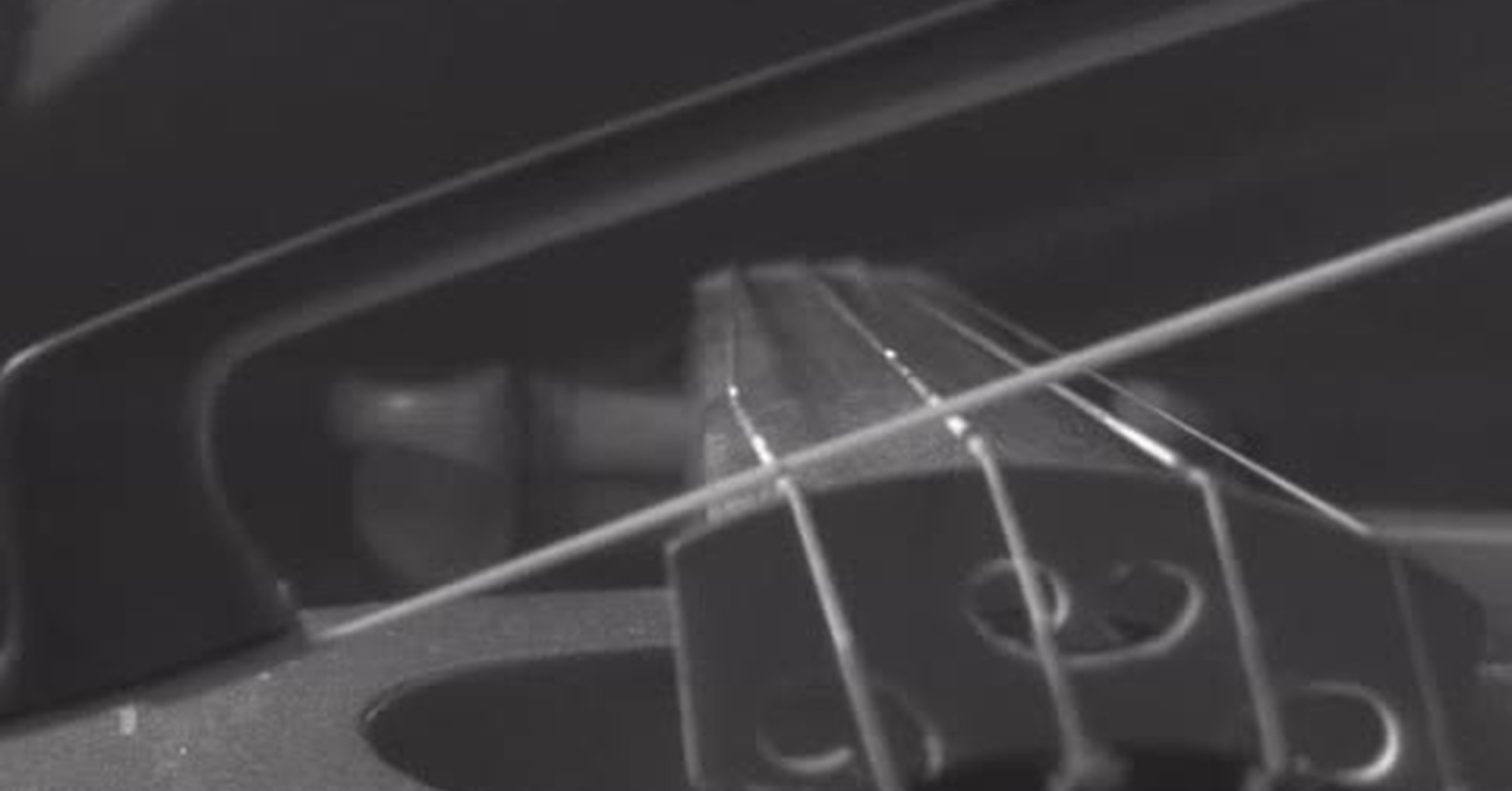 Звук лопнувшей струны. Струна гитары колеблется. Струны для электрогитары. Колебания струны gif. Звук лопнувшей струны.