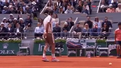 Enlace a Ojo a la reacción del espectador ante la rabia de Federer 