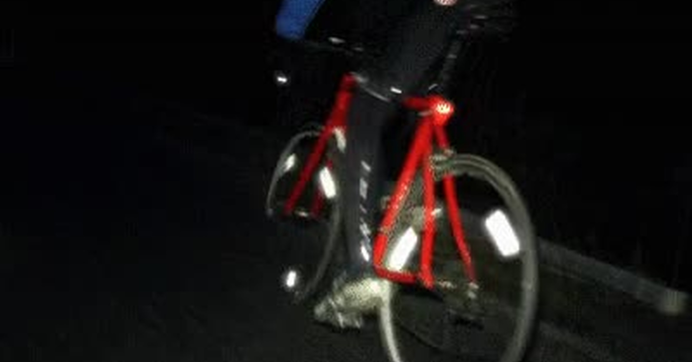 ¡Vaya GIF! / Truco para hacerte claramente visible cuando sales en bici