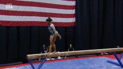 simone biles,lograr,salto