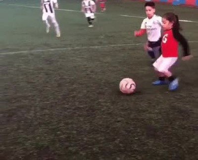 Enlace a Cuidado con esta niña, promete