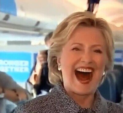 En serio, hay algo muy extraño que me perturba en la cara de Hillary cara,hillary,perturbar