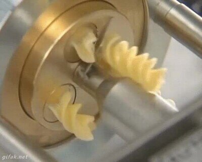 Nunca pensé que me quedaría hipnotizado con una máquina de hacer pasta espiral,hipnotizar,máquina,pasta
