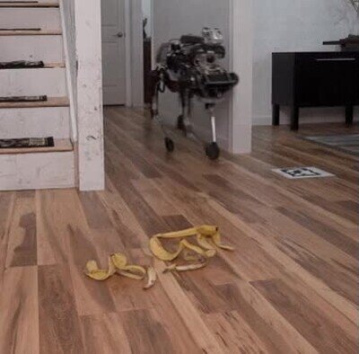 Hasta los robots más preparados caen en la trampa del plátano caída,plátano,robot,trampa