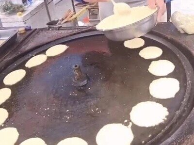 Enlace a Un verdadero maestro haciendo pancakes