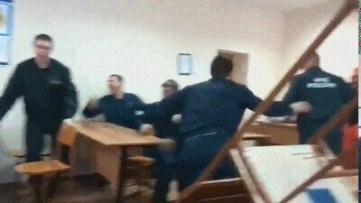 La peor broma que pueden hacerte cuando te quedas dormido en clase broma,clase,dormido