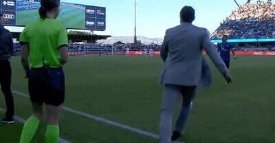 Enlace a Se nota cuando un entrenador antes fue jugador de fútbol