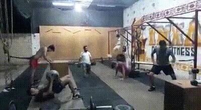 Enlace a Entro en este gimnasio y me vuelvo loco de ver esta gente