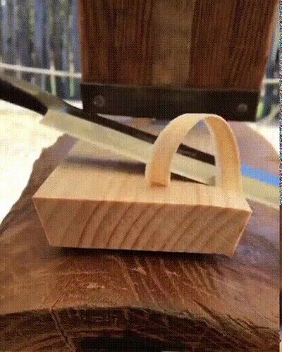 Enlace a Cortando madera como si fuese mantequilla