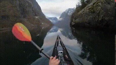 Enlace a Viajando entre montañas con un bote