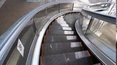 Enlace a Escaleras mecánicas con curvas