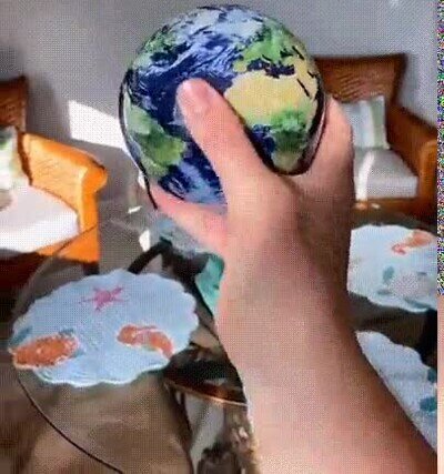 Enlace a El mundo literalmente en tus manos