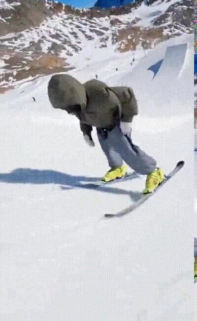 Enlace a Espectaculares movimientos esquiando