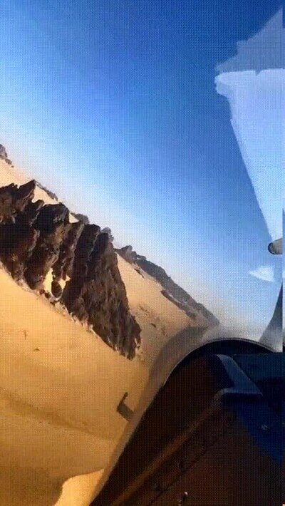 Enlace a Así es la sensación de volar por el desierto