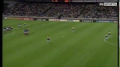 Enlace a Este gol de Roberto Carlos es simplemente una locura
