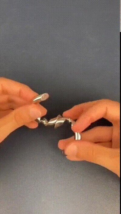 Enlace a Un anillo en forma de puzzle