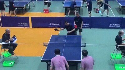 Enlace a Ser árbitro de un partido de ping pong es peligroso