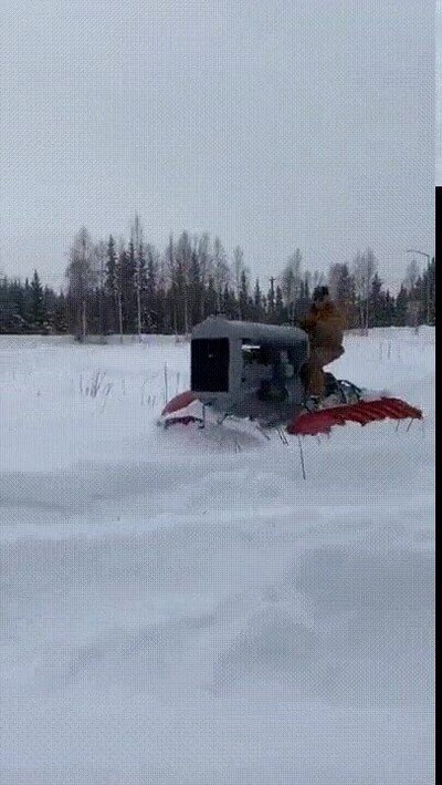 Enlace a Un vehículo modificado para viajar en días de nieve